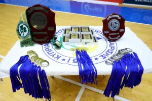 ΦΩΤΟΣ από την απονομή και τους πανηγυρισμούς της Ομόνοιας