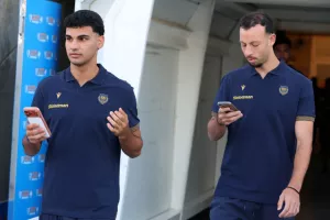 Φώτος-ΑΠΟΕΛ/Η... βόλτα στον αγωνιστικό χώρο