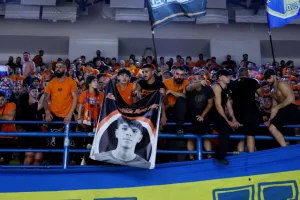 ΦΩΤΟΣ/ Οι πανηγυρισμοί μετά την στέψη