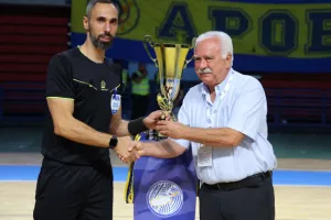 ΦΩΤΟΣ/ Οι πανηγυρισμοί μετά την στέψη