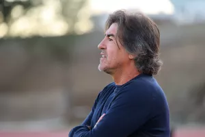 Θέλει... να τριτώσει στη Λάρνακα