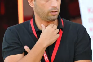 Νέα Σαλαμίνα - ΑΠΕΑ: Επιστροφή στις νίκες με τεσσάρα και πρόκριση!