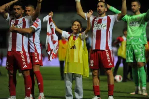 Νέα Σαλαμίνα - ΑΠΕΑ: Επιστροφή στις νίκες με τεσσάρα και πρόκριση!
