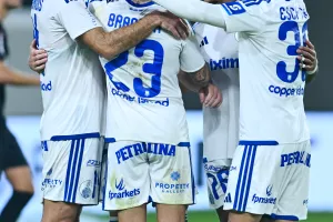 Ματσάρα με έξι γκολ και... η μπίλια στο ''γαλάζιο''!