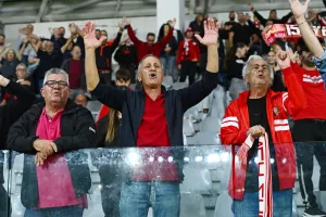 Ματσάρα με έξι γκολ και... η μπίλια στο ''γαλάζιο''!
