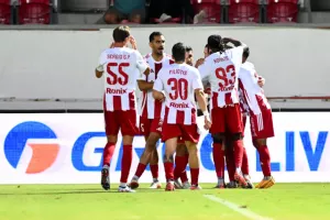 Νέα Σαλαμίνα - ΑΠΕΑ: Επιστροφή στις νίκες με τεσσάρα και πρόκριση!