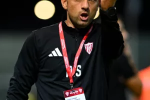 Νέα Σαλαμίνα - ΑΠΕΑ: Επιστροφή στις νίκες με τεσσάρα και πρόκριση!