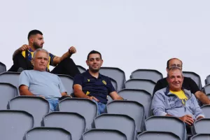 ΦΩΤΟΣ/Οι ΑΕΛίστες στην κερκίδα