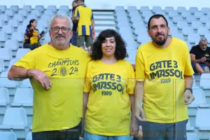 ΦΩΤΟΣ/Οι ΑΕΛίστες στην κερκίδα