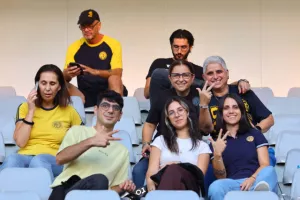 ΦΩΤΟΣ/Οι ΑΕΛίστες στην κερκίδα