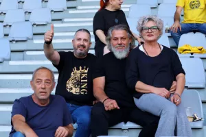 ΦΩΤΟΣ/Οι ΑΕΛίστες στην κερκίδα