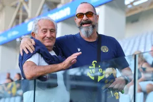 ΦΩΤΟΣ/Οι ΑΕΛίστες στην κερκίδα