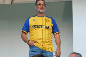 ΦΩΤΟΣ/Οι ΑΕΛίστες στην κερκίδα