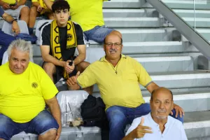ΦΩΤΟΣ/Οι ΑΕΛίστες στην κερκίδα