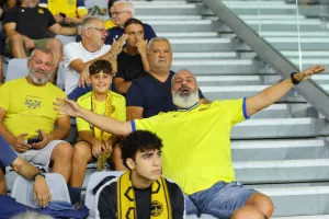 ΦΩΤΟΣ/Οι ΑΕΛίστες στην κερκίδα