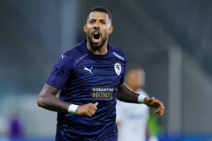 Απόλλων - Πάφος FC: Μεγάλη μάχη... χωρίς νικητή