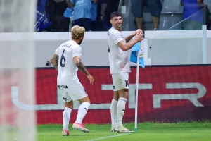 Της πάει το "Αλφαμέγα" και θέλει να το δείξει!