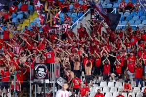 Με… ερυθρόλευκη συνοδεία στο ΓΣΠ!