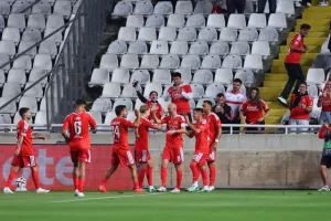 Ομόνοια - Μπενφίκα: Την κόντραρε... για ένα ημίχρονο