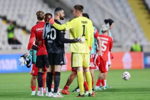 Ομόνοια - Μπενφίκα: Την κόντραρε... για ένα ημίχρονο