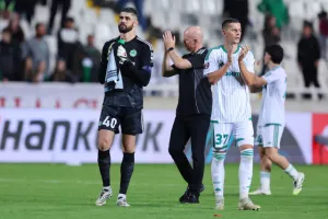 Ομόνοια - Μπενφίκα: Την κόντραρε... για ένα ημίχρονο