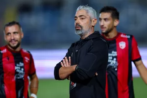 “Δεν αξίζαμε να κερδίσουμε, ο Ολυμπιακός ήταν καλύτερος-Πρέπει να πάρω σκληρές αποφάσεις”