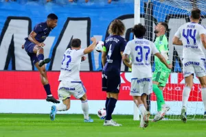 Απόλλων - Πάφος FC: Μεγάλη μάχη... χωρίς νικητή