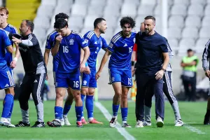 Με ψυχή και δέκα παίκτες η Εθνική μας, πρώτη νίκη και άλμα στη 2η θέση!