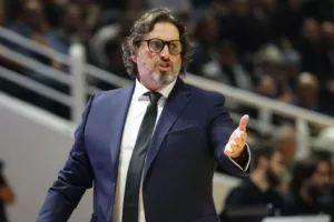 «Πρέπει να κάνουμε κάτι για να γίνουμε καλύτεροι»