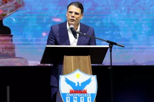 Στην Ζυρίχη ο Μαραγκός/Προσπάθειες για άρση του εμπάργκο