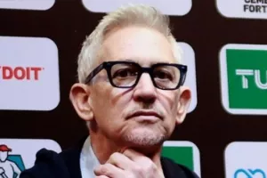 Λίνεκερ: "Ο Ρονάλντο αξίζει ανάλογο... αντίο με του Μέσι"