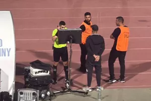 Πέναλτι η Ομόνοια, άκυρο... μέσω on field review 