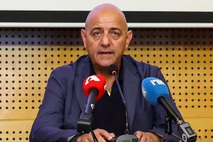 Λοϊζίδης: "Γίνεται δολοφονία χαρακτήρων - Έχουμε πρόβλημα στο VAR"