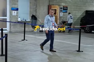 (Φώτο kerkida) Αποχώρηση και το βλέμμα... στην ΑΕΚ!