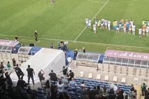 (ΒΙΝΤΕΟ kerkida) Χειροκρότημα και συνθήματα για την προσπάθεια