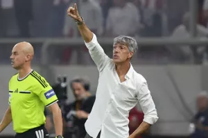 Κατέβασε τη φωτογραφία με το κορεό του ντέρμπι ο Αλγκουαθίλ
