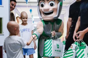 Σκόρπισαν χαμόγελα και χαρά στα παιδιά