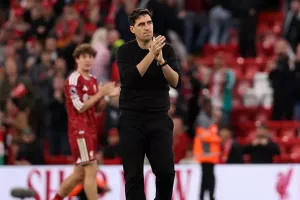 Βλέπει «Άνφιλντ» και αγχώνεται η Λίβερπουλ
