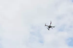 Αμερικανική εταιρεία παρήγαγε 71 εκατ. λίτρα νερού σε τρεις ώρες με drones στην Αλάσκα