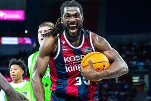 Κένεθ Φαρίντ: O «Manimal» που... βρυχάται στη Βιτόρια