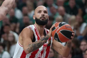 Πετάει για Ισπανία με 16 παίκτες ο Ολυμπιακός