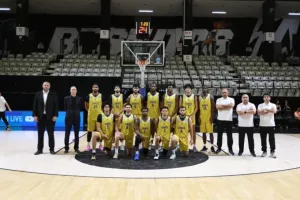 Ασανσέρ κατέρρευσε και τραυματίστηκαν πέντε παίκτες