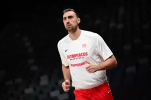 Με 11άδα ο Ολυμπιακός: Χωρίς Μοντέρο και Φουρνιέ