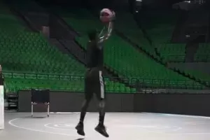 Ανεβάζει ρυθμούς ο Ναν, το βίντεο από την προπόνησή του στο T-Center