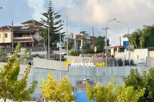 (Φώτος kerkida) Η ΑΦΙΞΗ της Θύρα εννιά! 