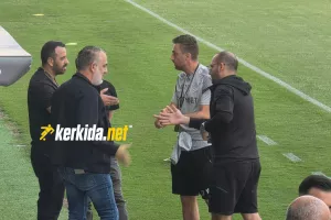 Κοντά στην ομάδα του!