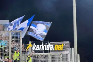 (ΦΩΤΟΣ kerkida) Καθυστέρηση λόγω... σημαιών!