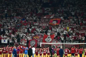 Ολυμπιακός: Πρόστιμο για τα πανό στο ντέρμπι με τον Παναθηναϊκό 
