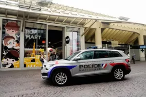 Εξοπλίζονται οι καταστηματάρχες στο Παρίσι: Φόβοι ότι το χάος θα επαναληφθεί στις διαδηλώσεις του Σάββατου
