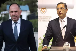 Μπαράζ διπλωματικών επαφών Γεραπετρίτη με Κύπρο και Αίγυπτο μετά την επικύρωση του παράνομου τουρκολιβυκού μνημονίου
